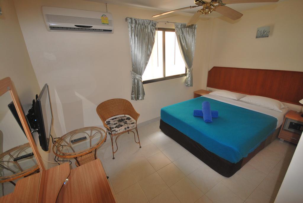 Kingfisher House & Bar Pattaya Zewnętrze zdjęcie