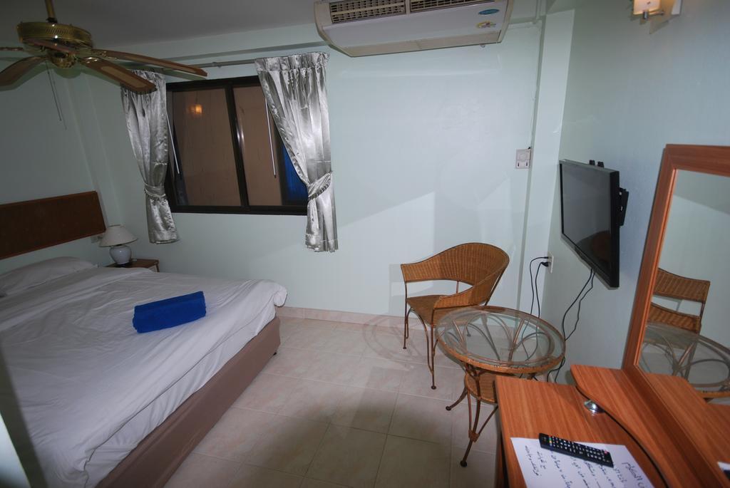 Kingfisher House & Bar Pattaya Zewnętrze zdjęcie